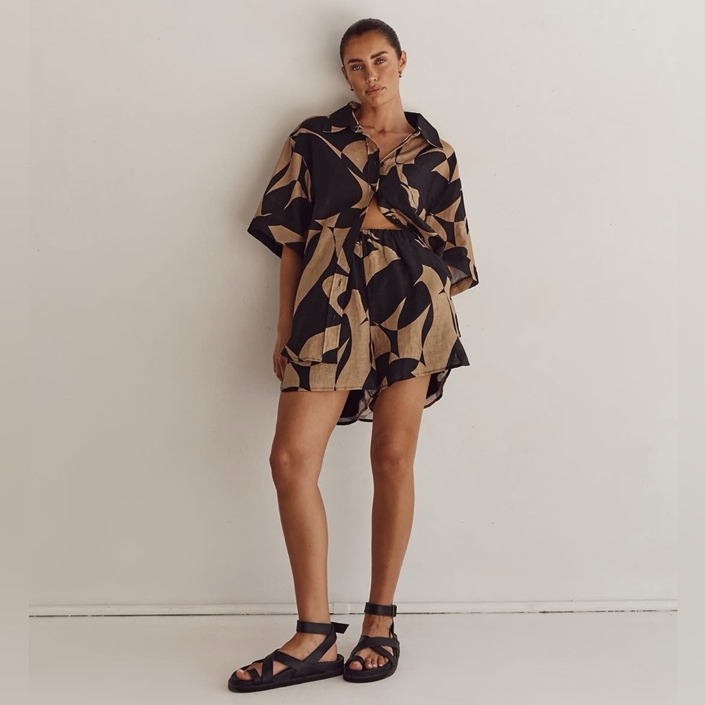 DISSH Oversized Vacation Shirt Maple Caramel Abstract Print Viscose M/L